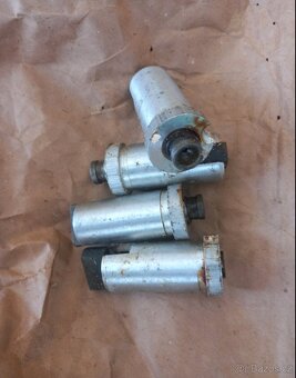 Originální nové hlavy z vojenského depozitu Dněpr Ural K750 - 7