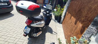 Prodám skútr SYM 125i Rok 2015 - 7