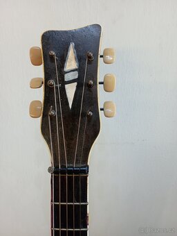 Kytara,, Gibson" s výřezem - 7