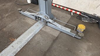 Dvousloupový zvedák Ever-Eternal EE 6253 - 7