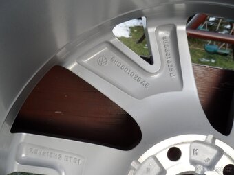 Originál Alu VW +Zimní Pneu Pirelli 225/40/18, ET 51 5X112 - 7