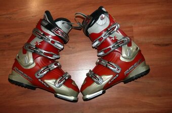 lyže dynamic 130 cm , lyžáky - 7