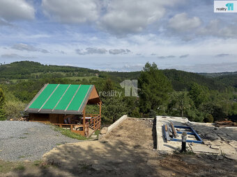 Prodej pozemek 302 m2, chatka 16 m2, sklep 18 m2 - Líšný u M - 7