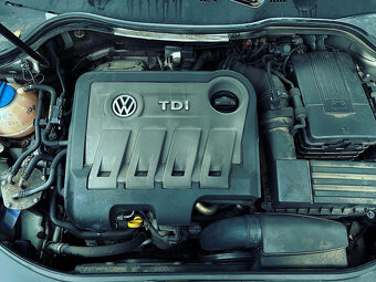 Vůz na náhradní díly VW Passat B7 kombi 2015 CFFB NFU LC8Y - 7