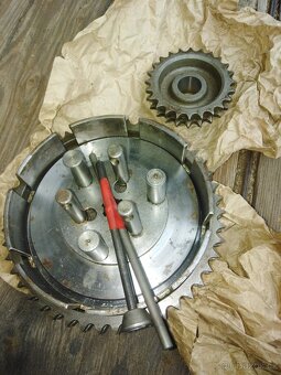 Koš spojky Jawa 250 - 7