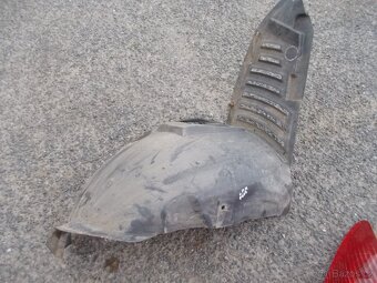 Zadní světla, podběh Peugeot 407 SW - 7