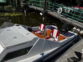 Kajutová motorový člun - 7