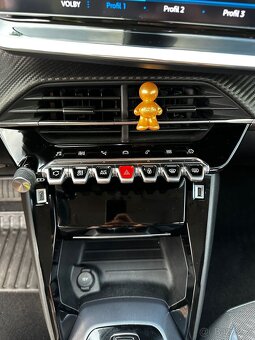 Peugeot 2008 SUV - 7