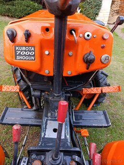 Malotraktor Kubota B7000 - 7