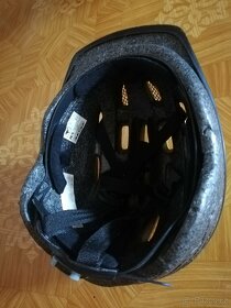 KOLEČKOVÉ BRUSLE/ IN Line 43-44, dětská cyklo helma - 7