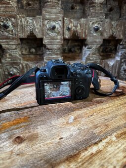 Canon EOS R6 s objektivom Canon 18-45mm - 7
