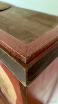 Krásna starožitná skříň - 7