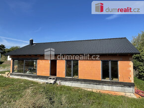 exkluzivní prodej rozestavěného rodinného domu v obci Orlov  - 7