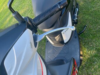 Skútr Kymco Super 8 - 7