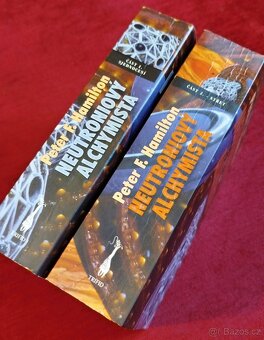 7x ÚSVIT NOCI (Peter F. Hamilton) - prodej sbírky - 7