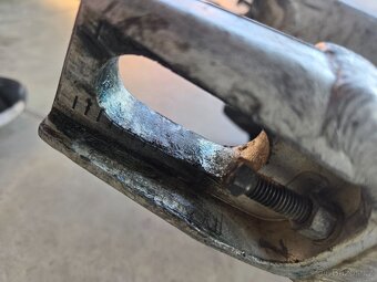 Zadní kyvna vidlice husqvarna 125 - 7