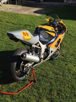 SUZUKI GSX-R 750 K2 Classic SBK - 7