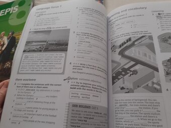 Eyes open 1 student´s book + workbook - 7