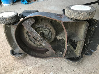 Sekačka Honda HRG 415 - 7