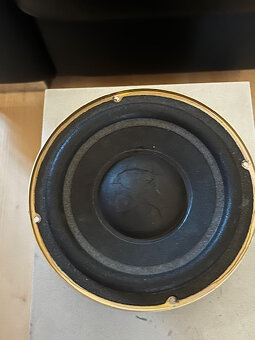 Prázdný case subwooferu - 7