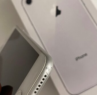 iPhone 8 - 7
