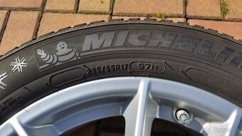Zimní sada BMW 5x112 R17 pneu 225/55/17 8mm DOT 21 - 7