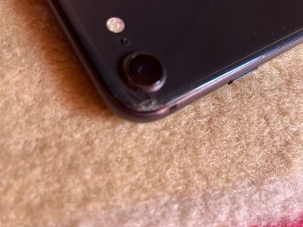 iPhone 8 64 GB + krabička - 7