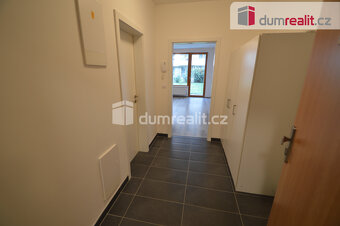 Pronájem 1kk 35m2+60m2 předzahrádka P9 Hloubětín Modrého - 7