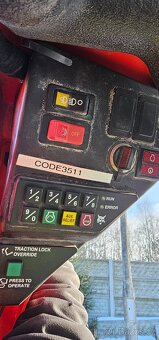 Kolový nakladač BOBCAT S70 - 7