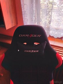 DXRacer Křeslo látkové, černo-červená barva - 7