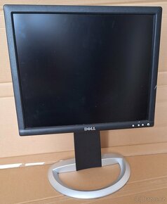 Prodám monitory Fujitsu, 2x MaxData, DELL - 7