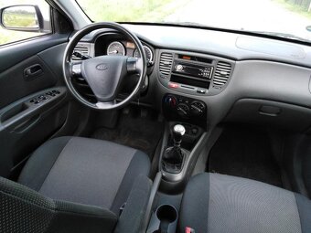 KIA RIO 1,4-16V BENZIN 71 KW RV 2007 - 7