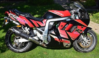 SUZUKI GSX-R 1100 - 7