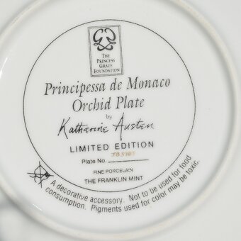 Sběratelské porcelánové talíře s nádhernou kyticí - 7