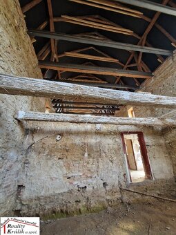 Dvoupatrový dům s podkrovím a zahradou, 3km od K.Hory - 7