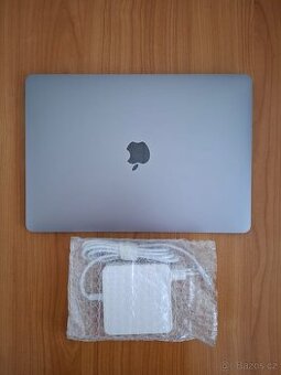 Macbook Air 13 palců M1 chip 16GB RAM 256 SSD 250 cyklů - 7