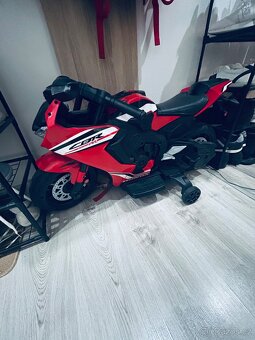 Elektrická dětská motorka Honda CBR jako Nová, - 7