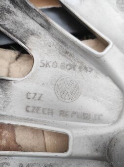 2 kusy poklice Volkswagen Golf VI. (15") - 7