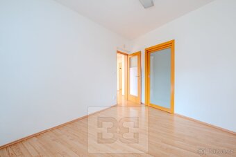 Prostorný byt 2+kk, 52m2 s balkonem a garážovým stáním – Záb - 7