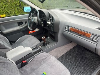 BMW 325 TDS - 7
