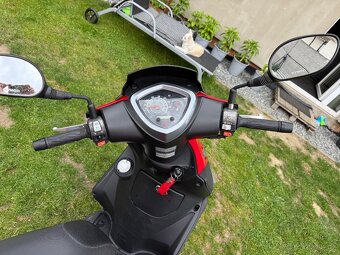 Skútr Kymco Agility 16+ včetně helmy - 7