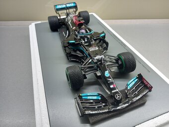 F1 MERCEDES W12 HAMILTON VÍTĚZ GP RUSKA 2021 SPARK 1:18 - 7