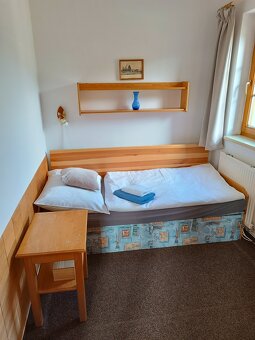 Odprodej nábytku z penzionu - 7