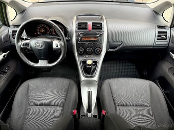 Toyota Auris 1.33i 73kW, ČR, 9/2011, 2.maj. Nové STK - 7
