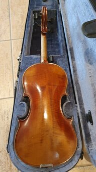 Housle 4/4 - 7