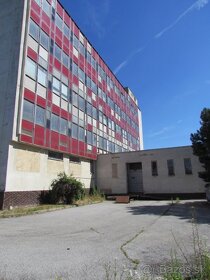 administratívny objekt s parkovaním - 7