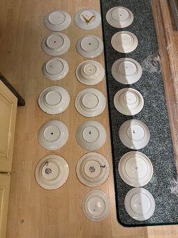 Různé staré talíře na výstavu nebo doplnění setu - 7