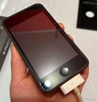 Prodám Apple ipod touch 1.gen - 7