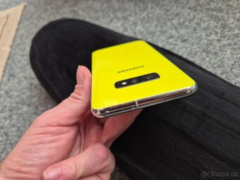 Prodám Samsung s10e v krasnem stavu, ppne funkcni, žlutý - 7