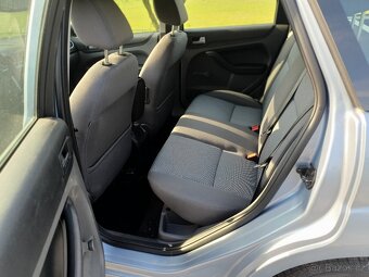 Ford Focus Kombi 1.6i benzín - 7